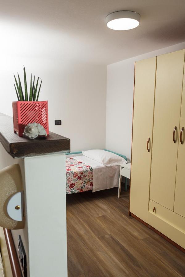 Hotel Paris Римини Екстериор снимка
