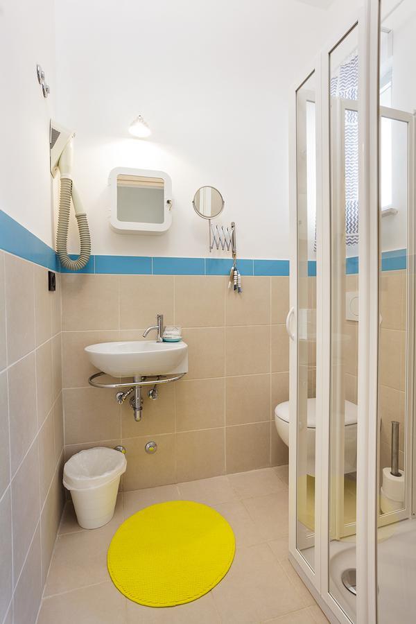 Hotel Paris Римини Екстериор снимка